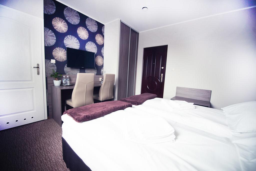 Makara Otel Katoviçe Oda fotoğraf