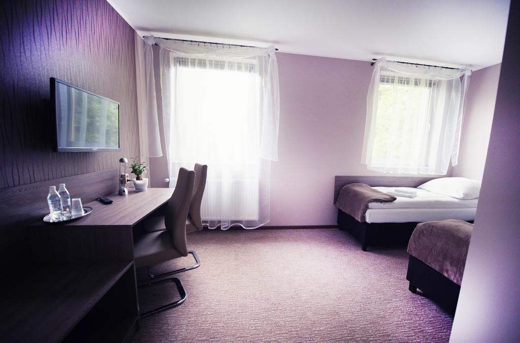Makara Otel Katoviçe Oda fotoğraf
