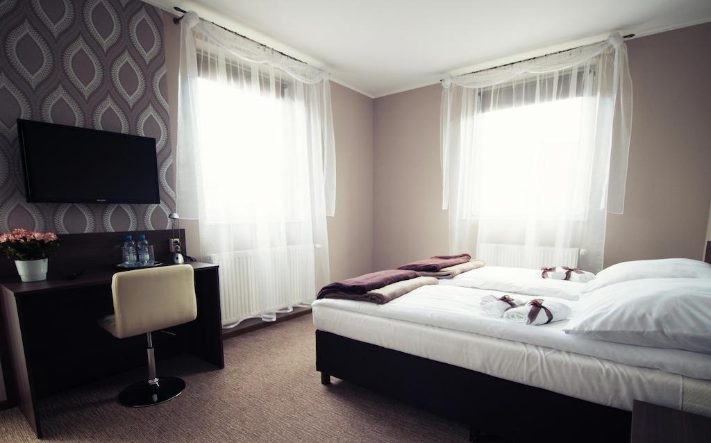 Makara Otel Katoviçe Oda fotoğraf