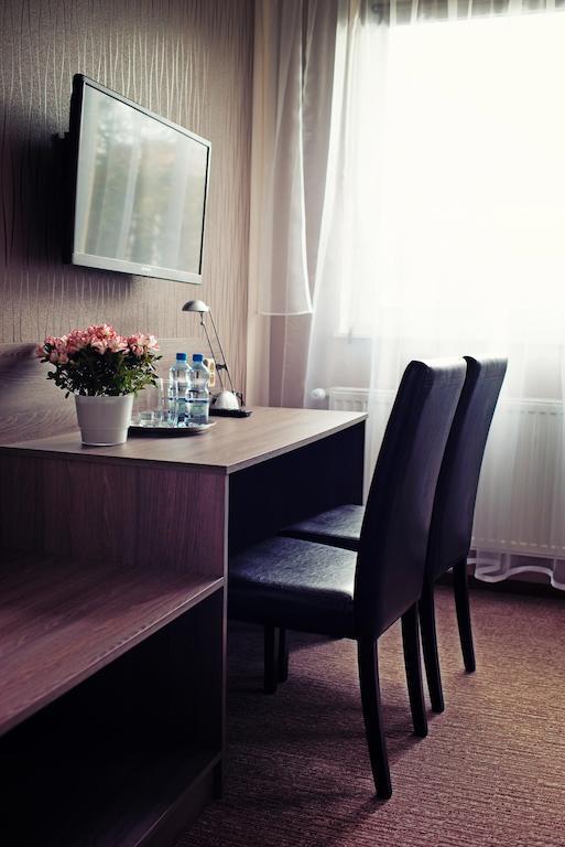 Makara Otel Katoviçe Oda fotoğraf